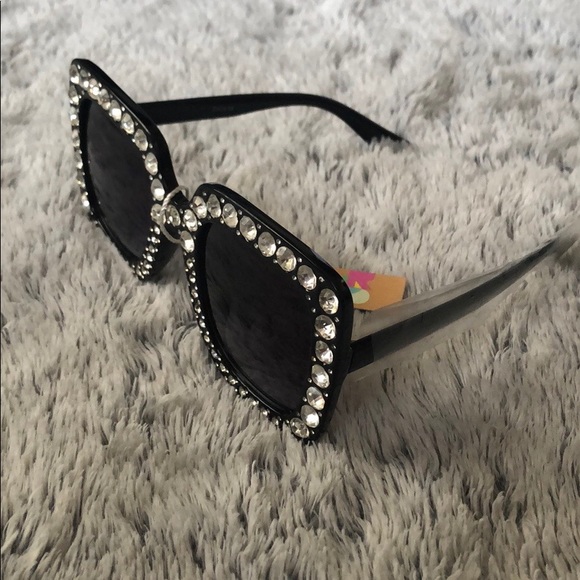 Rhinestone Sunglasses 😎 - Picture 3 of 3